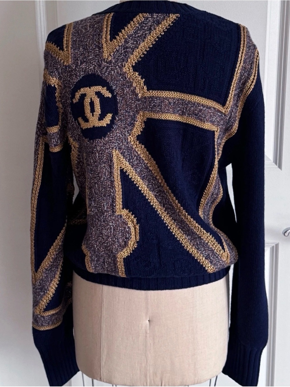 CHANEL Navy & Gold Cable-Knit Crewneck Sweater - Picture 3 of 11